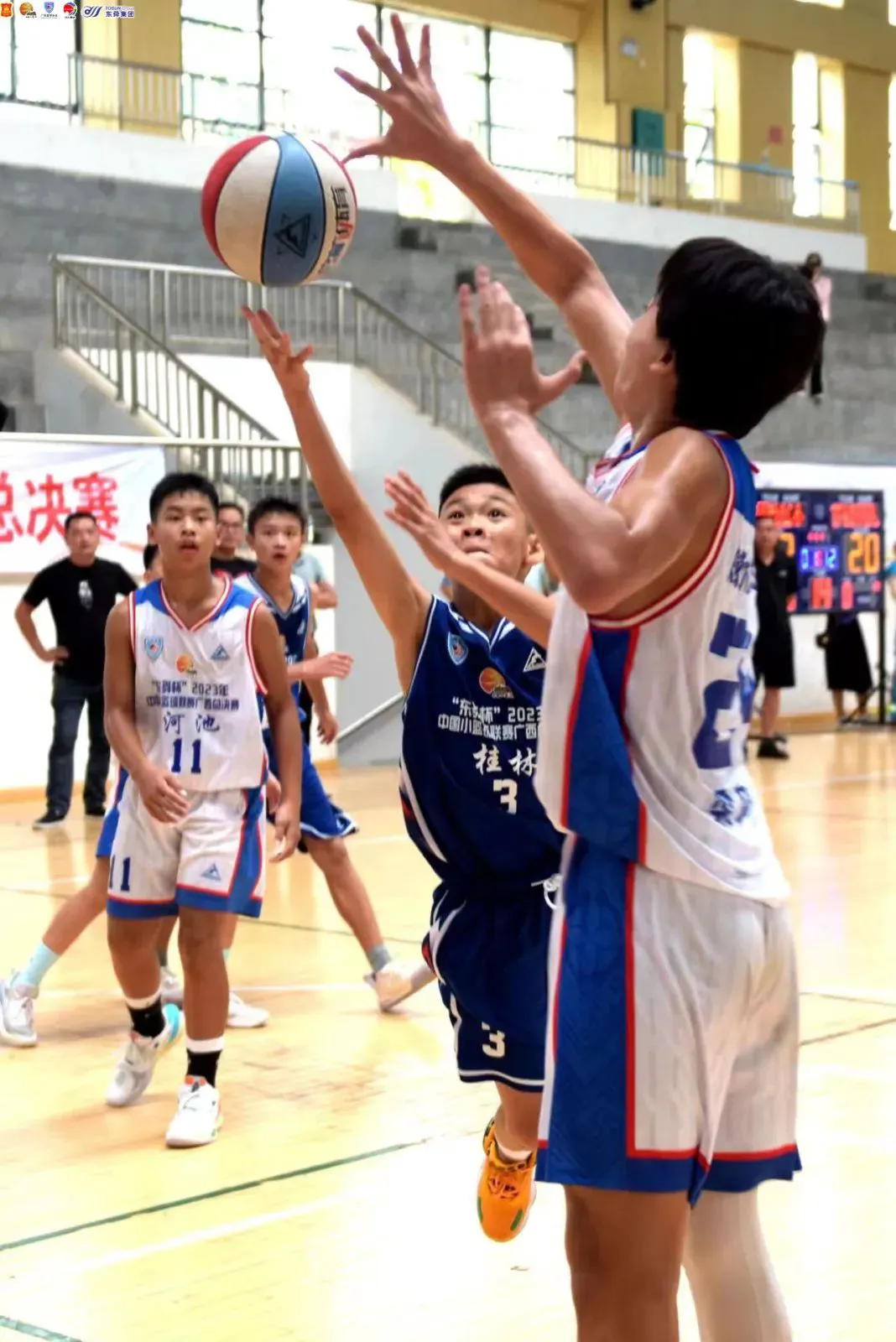 如何在篮球训练营中改善比赛策略?_2